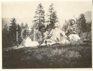 Fotografia d epoca originale 1930 ca Area di CHAMONIX  Escursionisti durante un picnic Foto vintage 11x8 cm 1