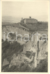 Fotografia d epoca originale 1960 ca VOLTERRA Le Balze  Badia dei Camaldolesi  Foto vintage 12x17 cm 1