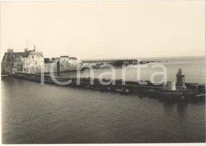 Fotografia d epoca originale 1960 ca Porto di BRINDISI Veduta con il Castello Alfonsino  Foto vintage 17x12 1