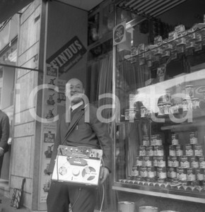 Fotografia d epoca originale 1960ca TUTTO TOTO  riprese in esterni ROMA tecnico del suono NEGATIVO ORIGINALE 1