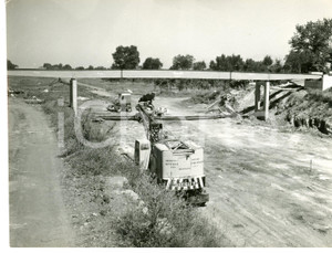 Fotografia d epoca originale 1960 AUTOSTRADA DEL SOLE Tronco ROMA  CAPUA Ditta FOCHI monta cavalcavia ROMARO 1