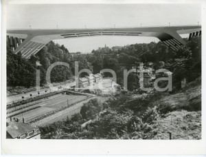 Fotografia d epoca originale 1970 ca LUXEMBOURG Grand Duchess Charlotte Bridge RED BRIDGE Photo 24x18 cm 4 1