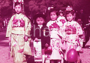 Fotografia d epoca originale 1970ca JAPAN 753 old children s festival 35mm VINTAGE SLIDE 1