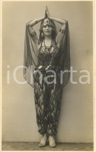Fotografia d epoca originale 1915 ca MILANO TEATRO Danzatrice in costume orientale Foto BADODI 9x14 cm 1
