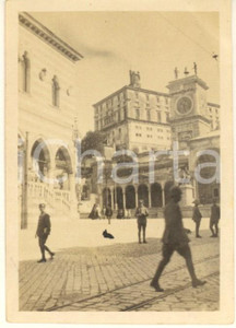 Fotografia d epoca originale 1917 WW1 UDINE Piazza Libertà  Ufficiali in libera uscita Foto 8x6 cm 1