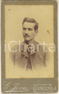 Fotografia d epoca originale 1900 ca CERIGNOLA FG Ritratto di giovane uomo  Foto Gaetano IEVA CDV 1