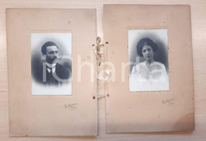 Fotografia d epoca originale 1900 ca TORINO Coppia di giovani sposi  Ritratti 2 foto G. NAVARINI 14x21 cm 1