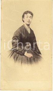 Fotografia d epoca originale 1870 ca BRESCIA Ritratto di una giovane donna  Foto Giuseppe ALLEGRI  CDV 1