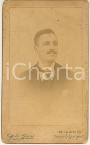 Fotografia d epoca originale 1900 ca MILANO Ritratto di giovane uomo Foto Egisto GROSSI CDV 1