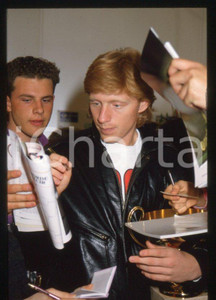Fotografia d epoca originale 1990ca TENNIS Boris BECKER firma autografi 35mm VINTAGE SLIDE 3 1