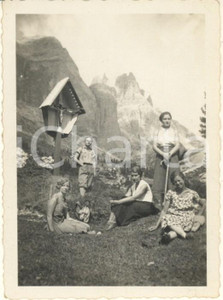 Fotografia d epoca originale Agosto 1932 DOLOMITI Croce dopo il Rifugio Gardeccia  Escursionisti Foto 9x6 1