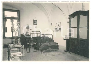 Fotografia d epoca originale 1960 ca TRIESTE Frati Francescani  Cella di padre Egidio BARBUIANI Foto 15x10 1