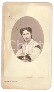 Fotografia d epoca originale 1870 ca MILANO Ritratto di donna in abito bicolore Foto DEROCHE & HEYLAND CDV 1