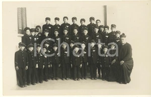 Fotografia d epoca originale 1930 ca LOMBARDIA ? Sacerdote con i bambini di un istituto Foto 14x9 cm 1