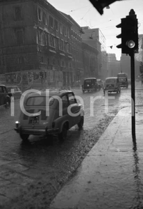 Fotografia d epoca originale 1969 MILANO via Benedetto Marcello sotto la pioggia NEGATIVO ORIGINALE 2 1
