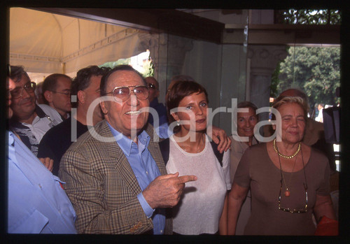 35mm vintage slide* 1995 VENEZIA ALBERTO SORDI con attrice ISABELLA FERRARI (2)
