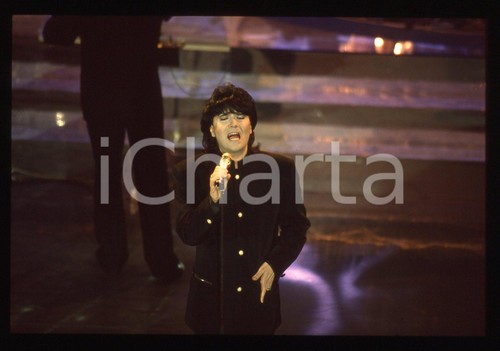 35mm vintage slide*1991 Festival Sanremo RENATO ZERO canta "Spalle al Muro" (2)