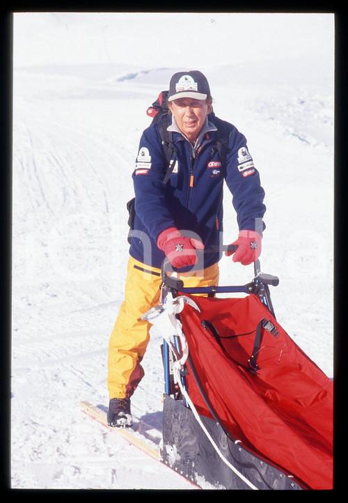 35mm vintage slide* 2001 CERVINIA Mike BONGIORNO prepara spedizione Polo Nord 2