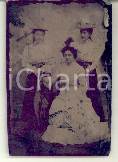 1900 ca ITALIA Ritratto di tre donne in abito da passeggio - Foto su lastra 6x9