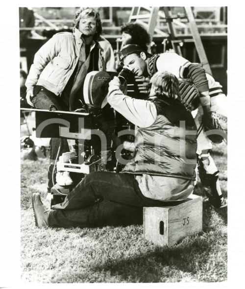 1988 CINEMA "Bull Durham" - Kevin COSTNER e Ron SHELTON sul set del film *Foto Fotografia di agenzia. CONDIZIONI: GFORMATO: 20x23 cm  originale e autentica 1