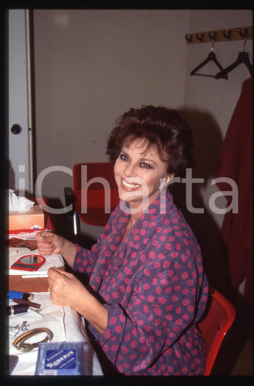 35mm vintage slide* 1995ca Giovanna RALLI ritratta in camerino (10)