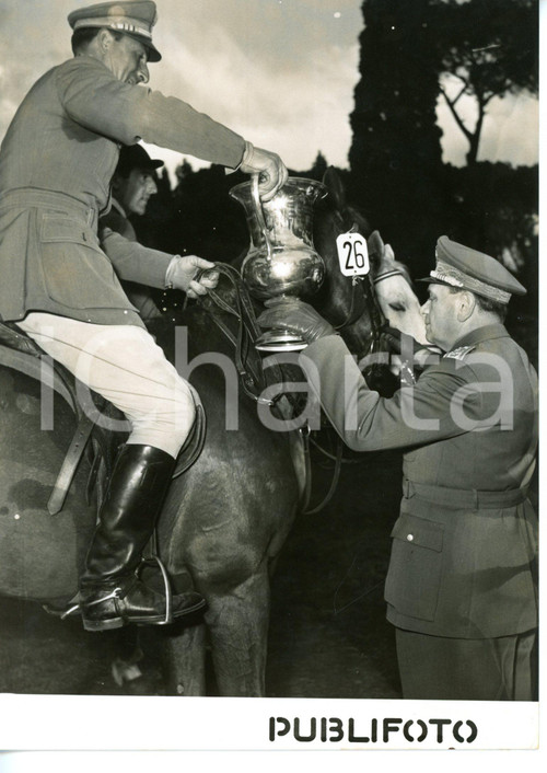 1955 ROMA Concorso Ippico - Premio Cigala Fulgosi - Salvatore OPPES premiato