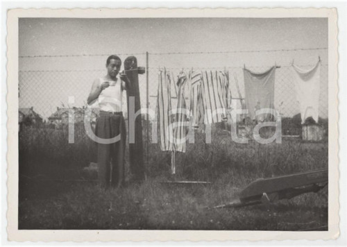 1950 ca GERMANIA Circo Carl HAGENBECK - Artista tra i panni stesi - Foto 10x7 cm  Fotografia originale d'epoca. FAIR/discreto piegatura al lato inferiore Formato: 10x7 cm originale e autentica 1