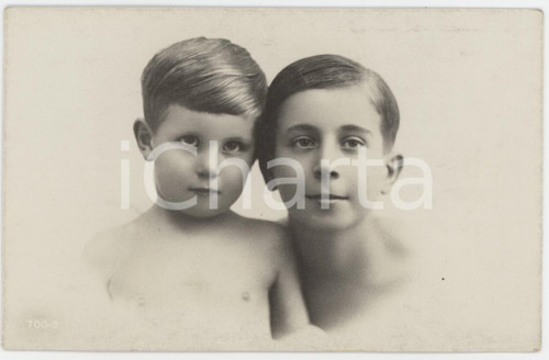 1940 ITALIA - COSTUME Ritratto di due fratelli - Foto ANONIMA 13x8 cm