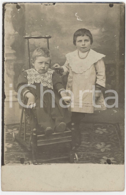 1915 ca ITALIA Bambino su carrozzina in posa con sorella - Foto ANONIMA 9x14 cm