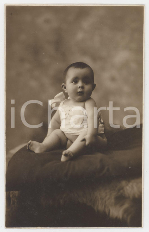 1920 ca TORINO Bambino su coperta in pelliccia *Foto Dante MORONI (2)