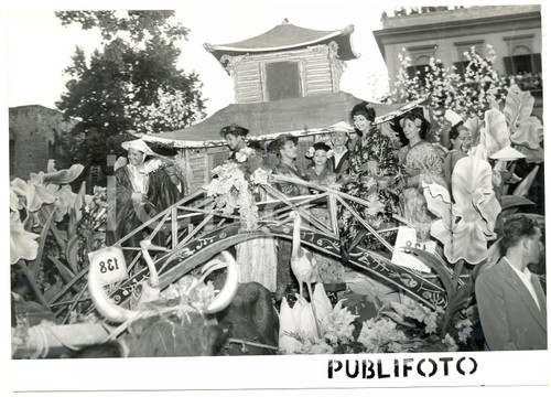 1953 PALERMO Festival del fiore - Sfilata dei carri allegorici (2) Foto 18x13 cm