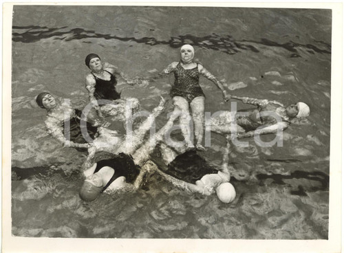1953 LEEDS UK Union Street Baths - Grandmother's Swimming Club *Photo 20x15
