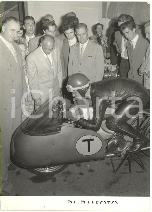 1954 MANDELLO (LC) - Enrico FERMI visita stabilimenti MOTO GUZZI *Foto 13x18 cm
