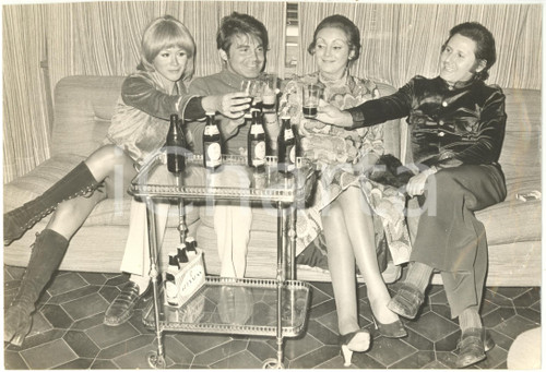1970 ca ITALIA COSTUME - Valentino MACCHI Maria Luisa GAROPPO Nando MELCHIORRI