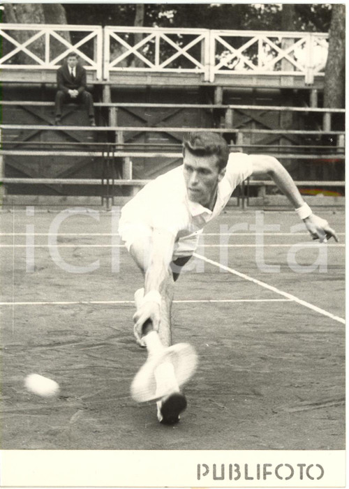 1956 TENNIS Coppa Città di NAPOLI - Orlando SIROLA durante una partita *Foto