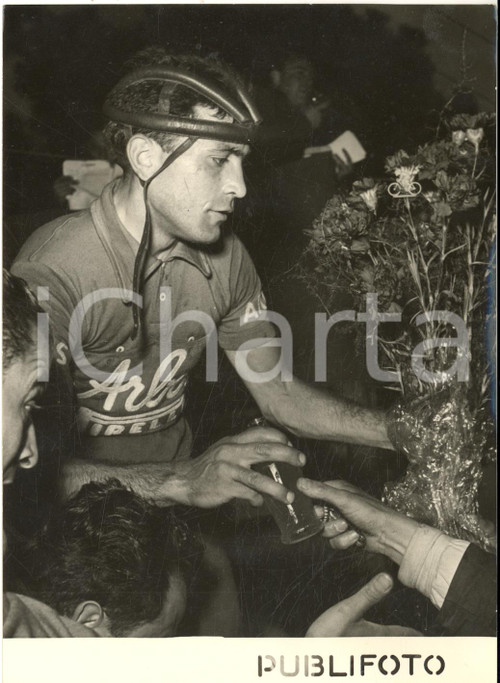 1954 ROMA GP Ciclomotoristico delle Nazioni - Bruno MONTI all'arrivo *Foto 13x18