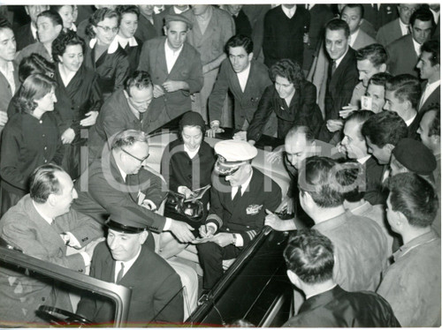 1958 TORINO STABILIMENTI FIAT Comandante NAUTILUS William ANDERSON tra la folla
