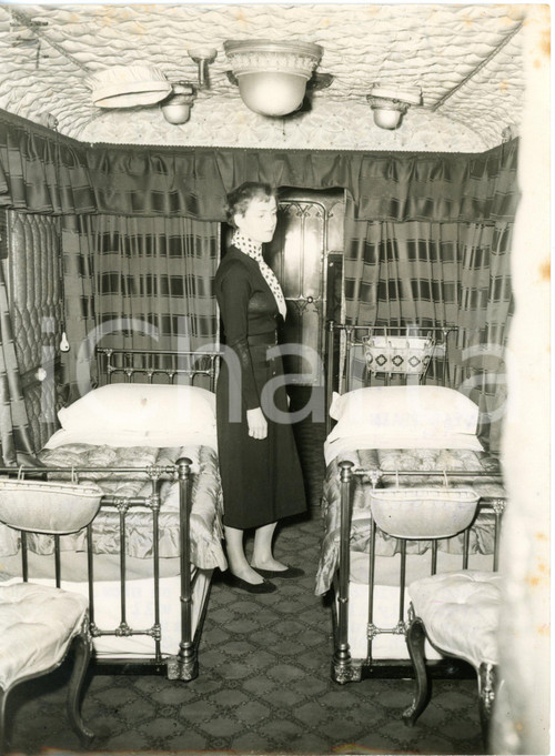 1953 LONDON BATTERSEA Royal trains exhibition - Queen Alexandra's railway coach