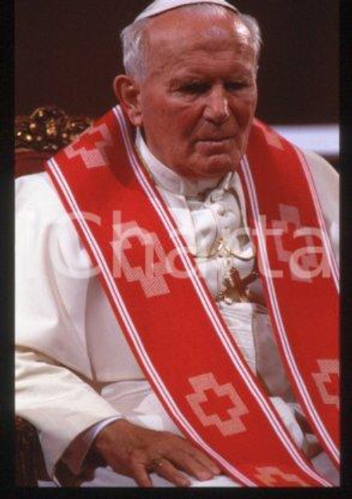 35mm vintage slide* 1995 Brussels, Solemnity of Pentecost of Giovanni Paolo II  Diapositiva d'epoca, in formato 35 mm.CONDIZIONI: GOODE' severamente vietata la riproduzione. Tutti i diritti sono riservati.Nella diapositiva ICharta mette in vendita, sul negozio eBay e in esclusiva sul sito "icharta" il proprio archivio composto da numerose diapositive e negativi fotografici d'epoca, tutti originali e autentici, che attraversano la storia del costume italiano tra gli la fine degli anni Sessanta e Novanta.Si tratta di uno sguardo inedito sull'attualit&agrave;, la politica, la vita quotidiana, il gossip e la cultura, che fotografa il cambiamento della nazione in quest'ultimo scorcio del XX secolo. Un'occasione unica per il mercato del collezionismo, che vede finalmente disponibile un archivio eccezionale per vastit&agrave;, tematiche e condizioni, in un settore (il negativo fotografico e la diapositiva) di assoluta novit&agrave; e dalle interessanti prospettive di investimento.  FAIR/discreto   originale e autentica 1