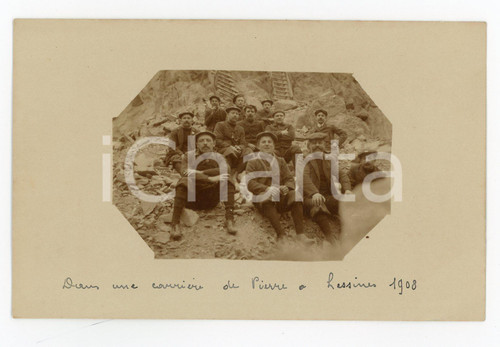 1908 LESSINES (BELGIQUE) Ouvriers dans une carrière de pierre - Photo RARE  Fotografia originale d'epoca, in formato cartolina postale.CONDIZIONI: GFORMATO: FP    originale e autentica 1