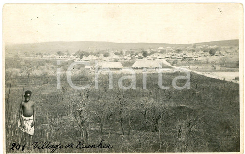 1930 ca CONGO BELGE - KATANGA - Village de BUNKEYA Enfant - Photo L. GABRIEL 201 Fotografia originale d'epoca, in formato cartolina postale.FOTOGRAFO: L&eacute;opold Gabriel - Panda - Katanga  GOOD/buono  Formato: 14x9 cm originale e autentica 1