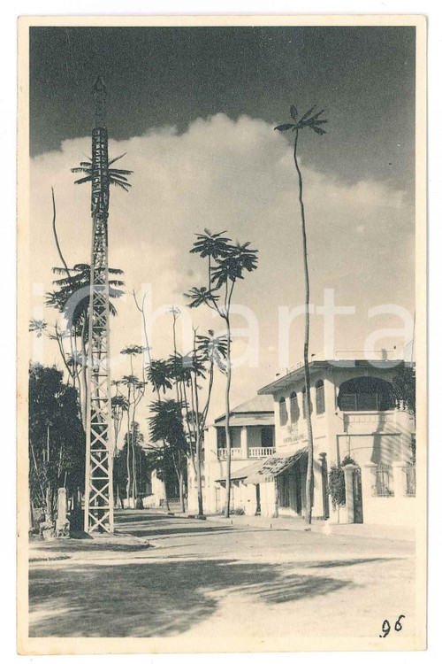 1930 ca C. ZAGOURSKI (?) LEOPOLDVILLE - CONGO BELGE - Avenue  *Photo 9x14 cm  Fotografia d'epoca, attibuita al fotografo Casimir Zagourski, scattata nell'odierna Kinshasa.CONDIZIONI: G FORMATO: 9x14 cm    originale e autentica 1