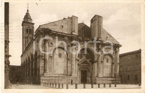 Cartolina originale da collezione 1933 RIMINI Uomo passeggia davanti a Tempio Malatestiano Cartolina FP VG 1