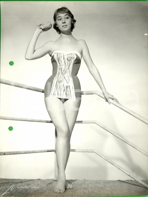 Fotografia d epoca originale 1960 ca MILANO MODA Modella con costume da bagno fantasia Foto LUXARDO VINTAGE 1
