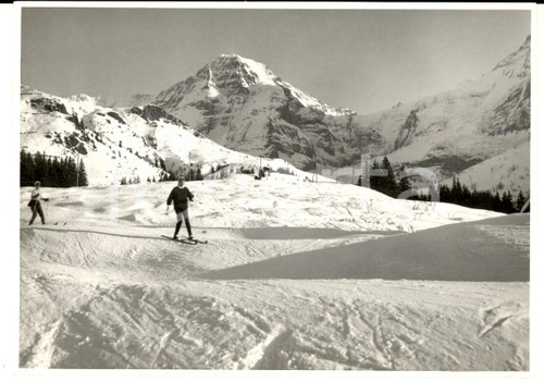 Fotografia d epoca originale 1950 ca SWITZERLAND Campionati SCI ALPINO Sciatrici in allenamento Fotografia 1