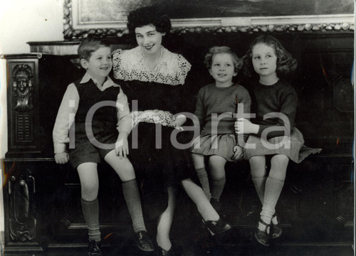 Fotografia d epoca originale 1946 GRECIA? Federica HANNOVER e figli Costantino Irene Sophia RISTAMPA 1960 ca 1