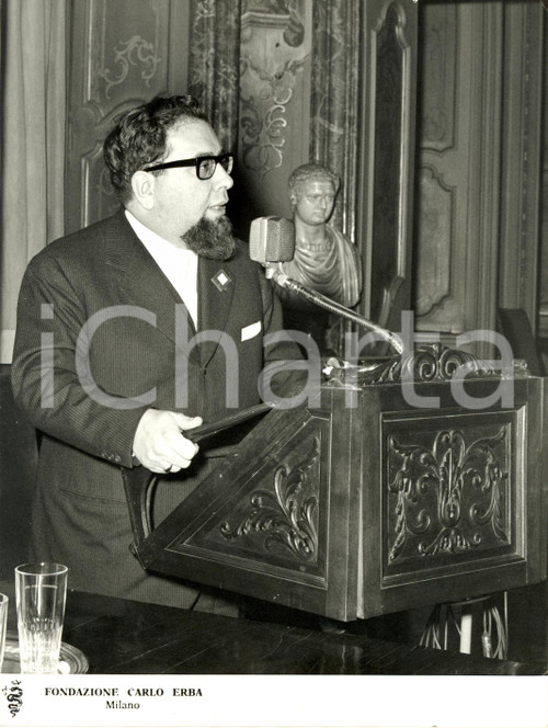 Fotografia d epoca originale 1969 MILANO Fondazione CARLO ERBA I Congresso INISM Uno dei relatori Fotografia 1