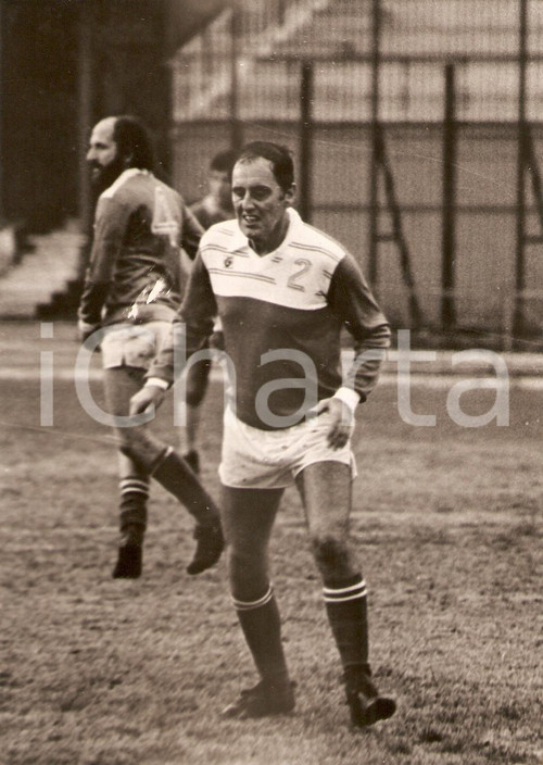 Fotografia d epoca originale 1985 ca NAPOLI Sostituto procuratore Lucio DI PIETRO gioca a calcio Fotografia 1