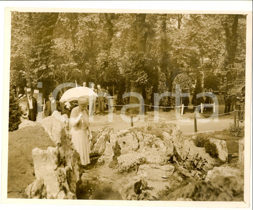1930 ca LONDON Queen Mary at CHELSEA Flower Show in a rock garden *Photo