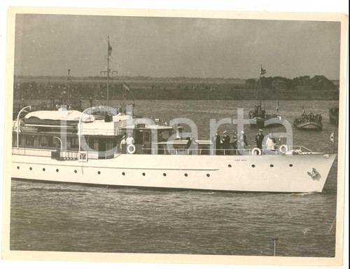 1960 ca Famiglia reale d'OLANDA a bordo dello yacht PIET HEIN *Fotografia 24x19